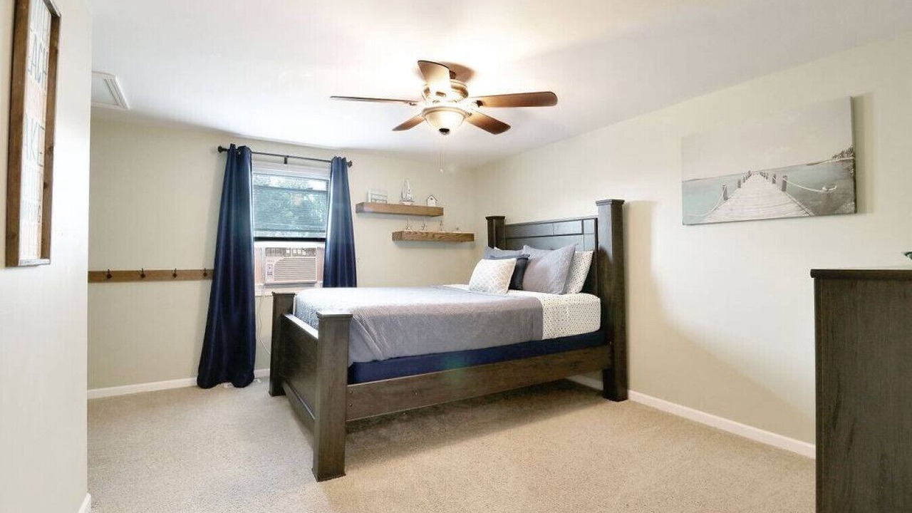 Photo of Bedroom in Fox Lake