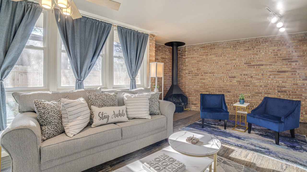 Photo of Livingroom in Homewood