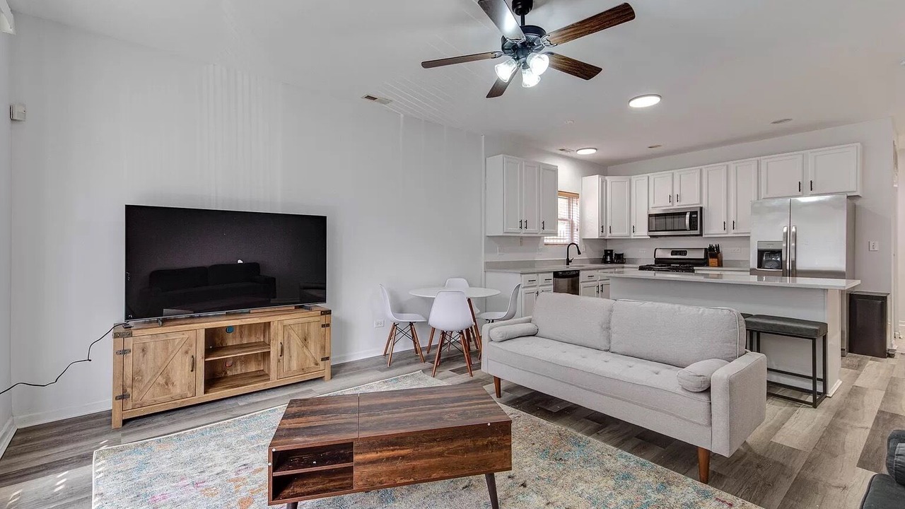 Photo of Livingroom in Oak Park