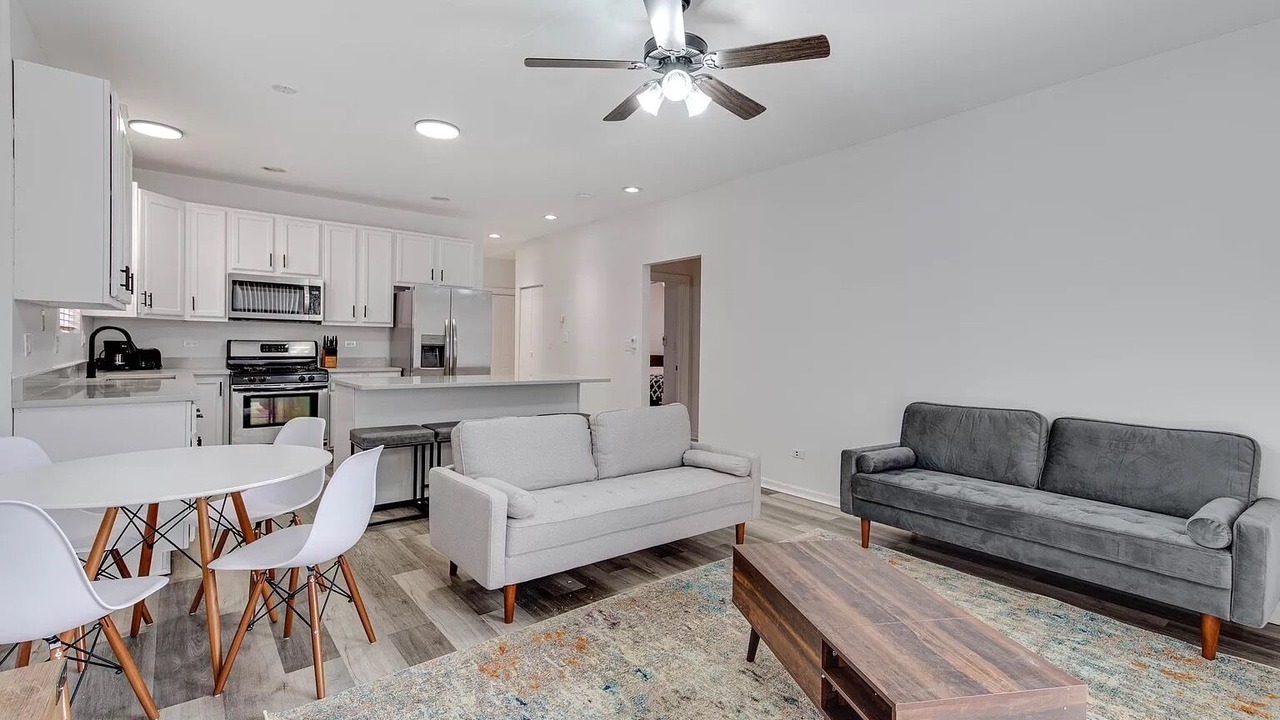 Photo of Livingroom in Oak Park