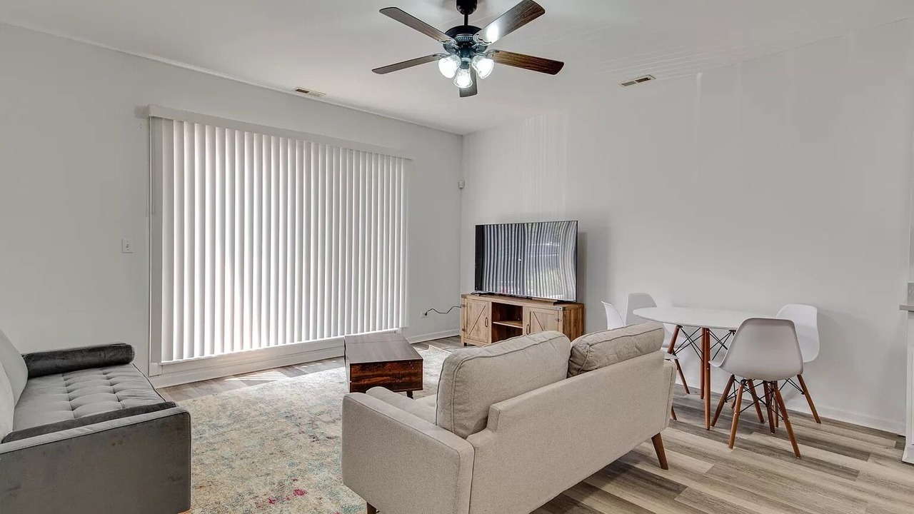 Photo of Livingroom in Oak Park