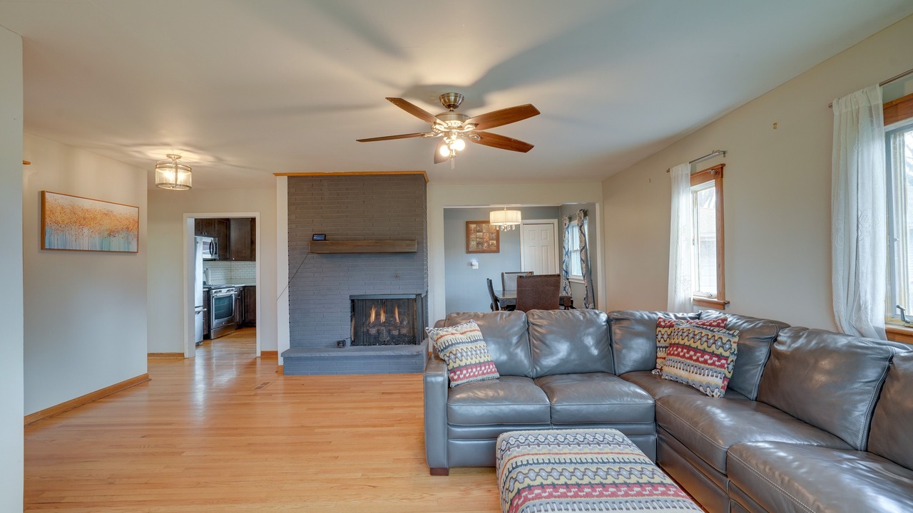 Photo of Livingroom in Lisle
