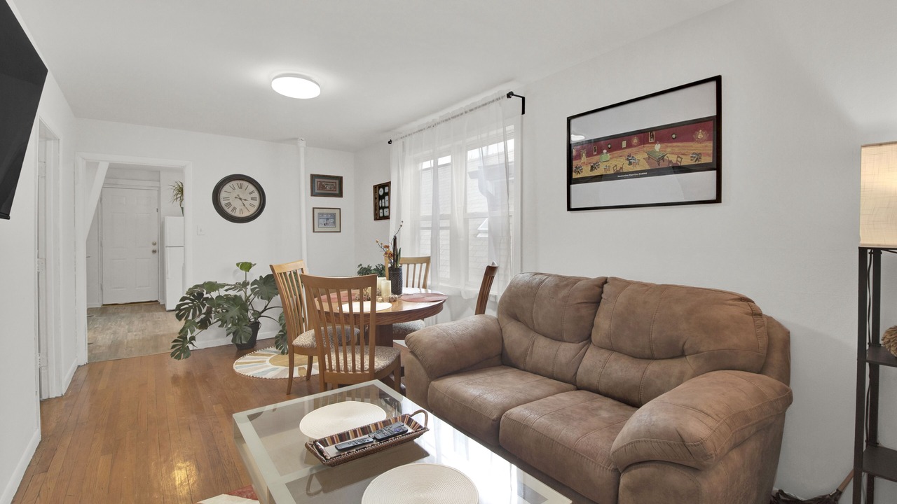 Photo of Livingroom in West Bucktown
