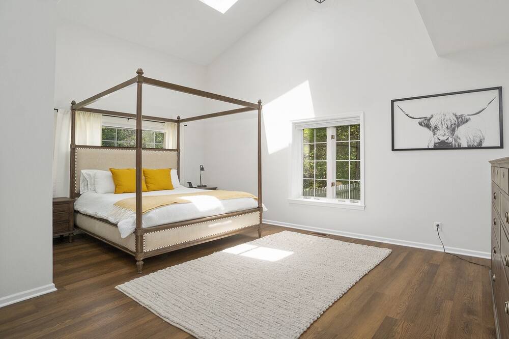 Photo of Bedroom in Dixon