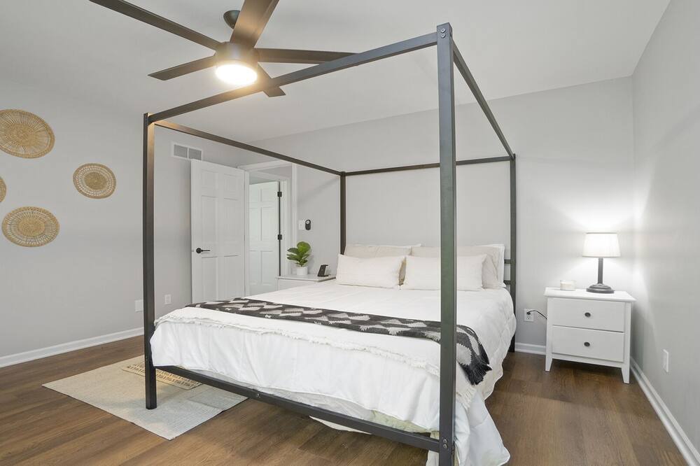 Photo of Bedroom in Dixon