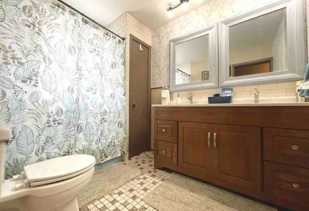 Photo of Bathroom in Marion