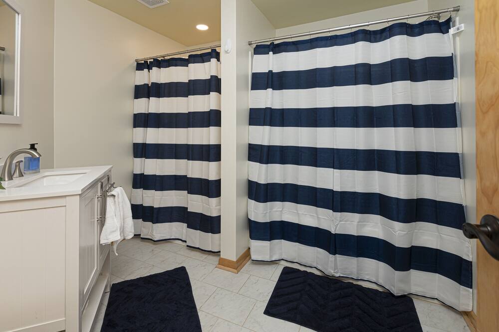 Photo of Bathroom in Carbondale