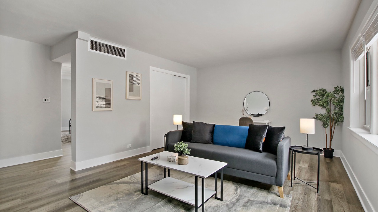 Photo of Livingroom in Skokie