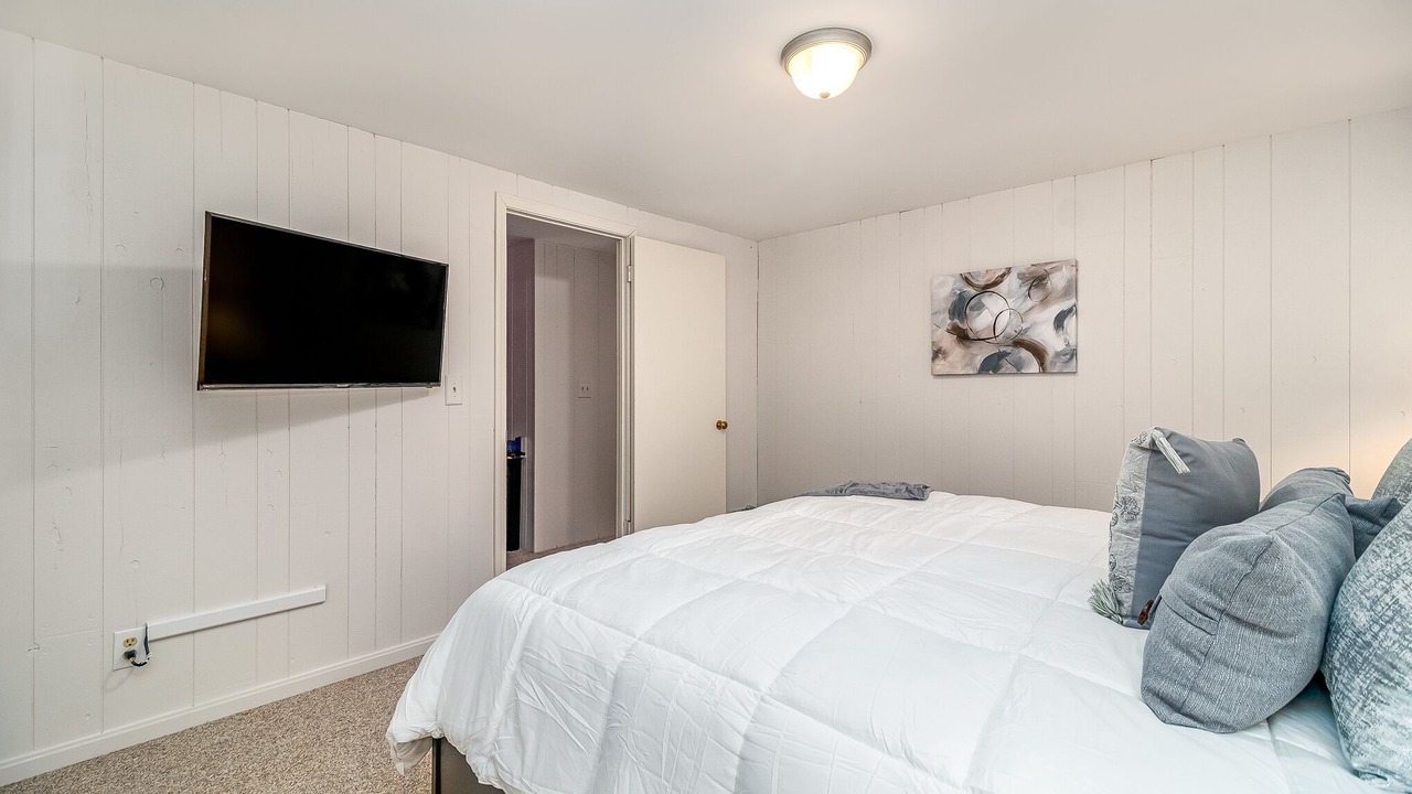 Photo of Bedroom in Elgin