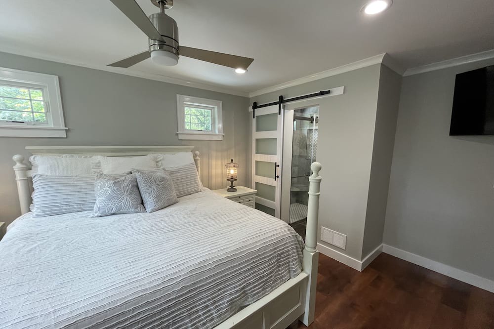 Photo of Bedroom in Winthrop Harbor