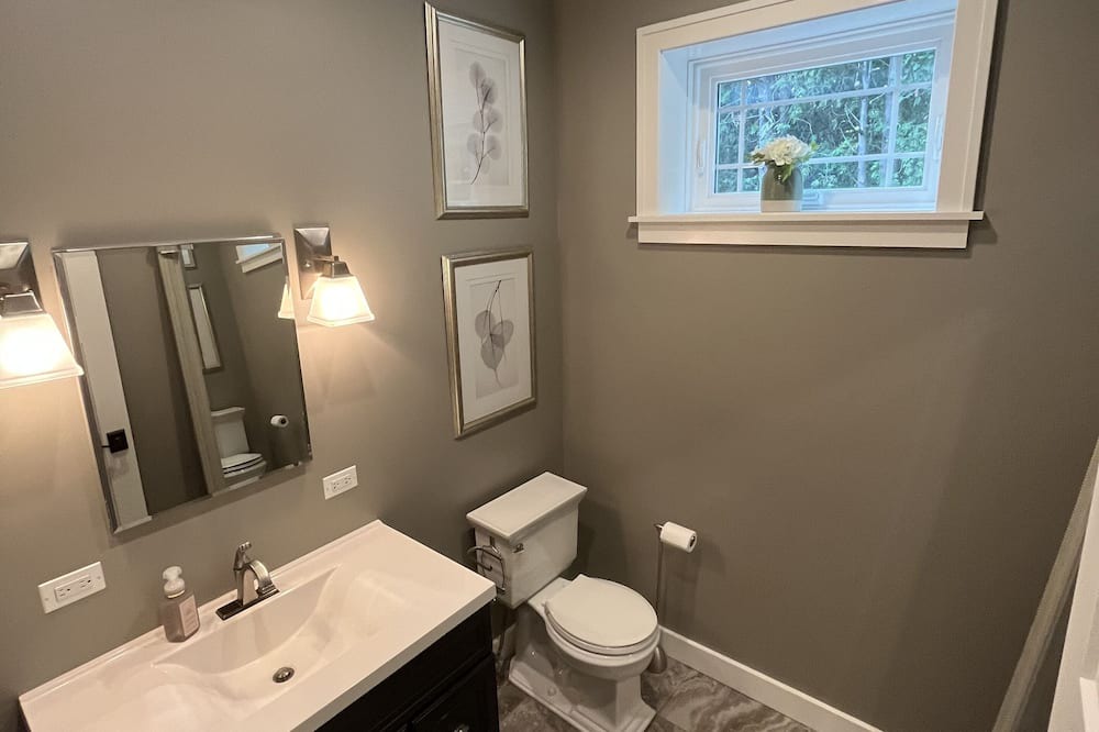 Photo of Bathroom in Winthrop Harbor