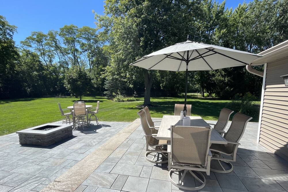 Photo of Patio Balcony in Winthrop Harbor