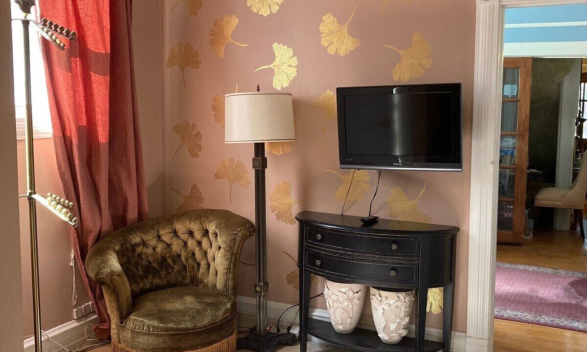 Photo of Livingroom in Boystown