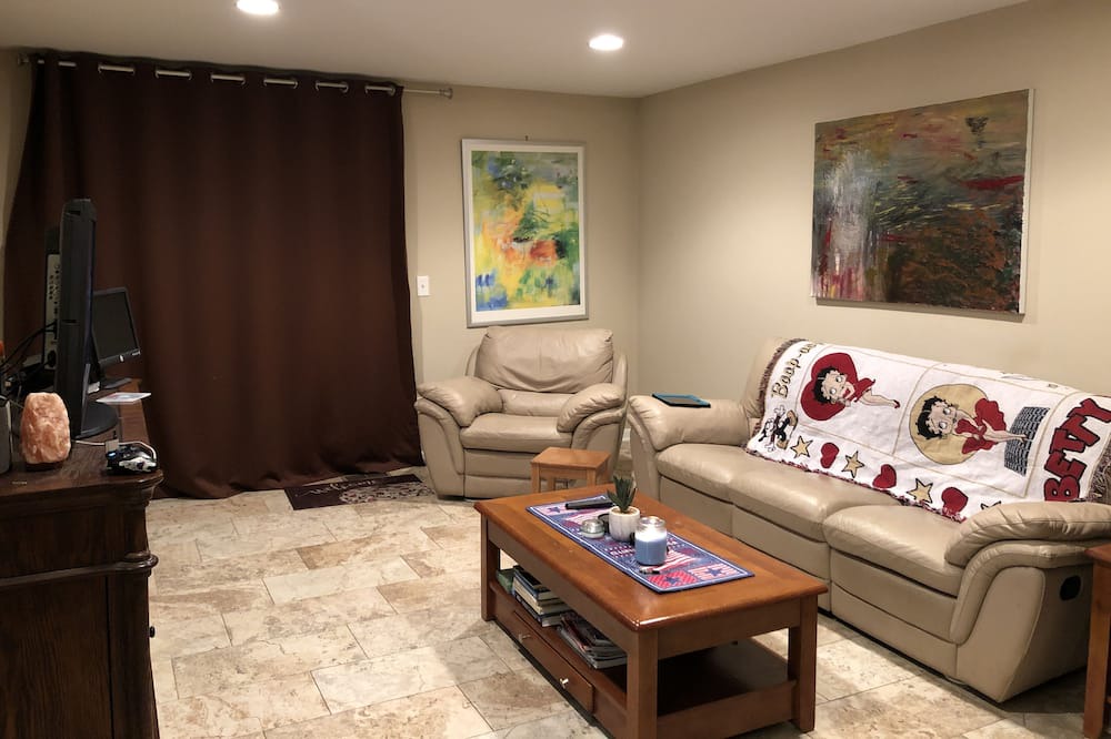 Photo of Livingroom in Forestview