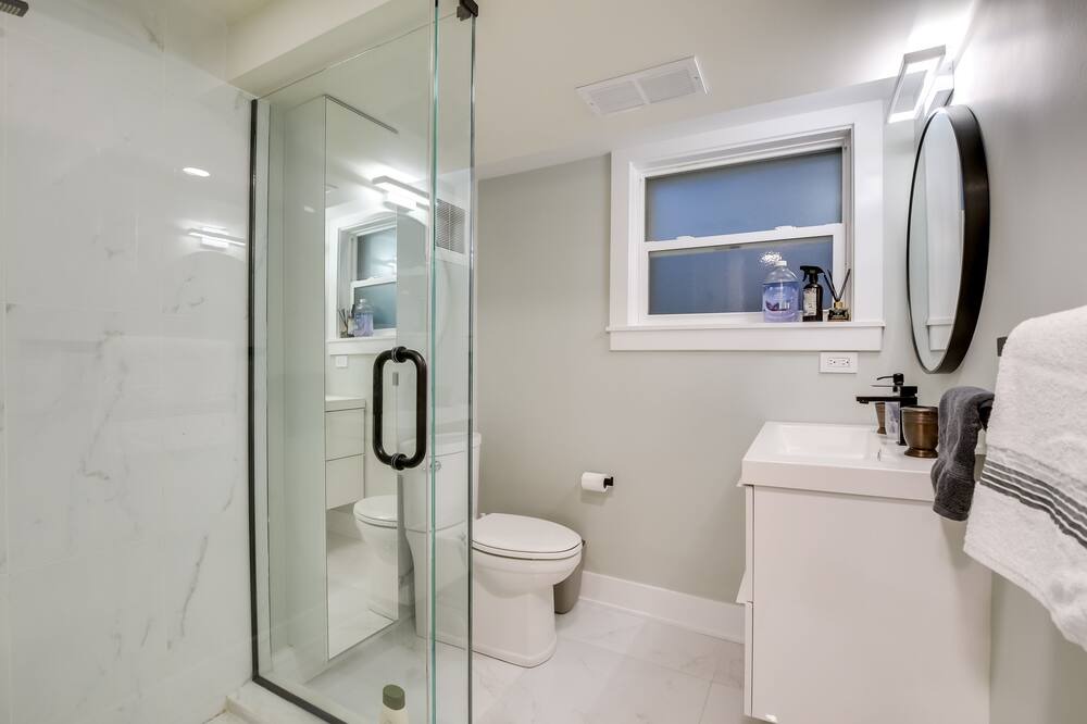 Photo of Bathroom in Norwood Park East