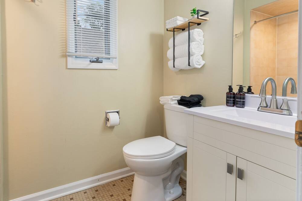 Photo of Bathroom in Lake Forest