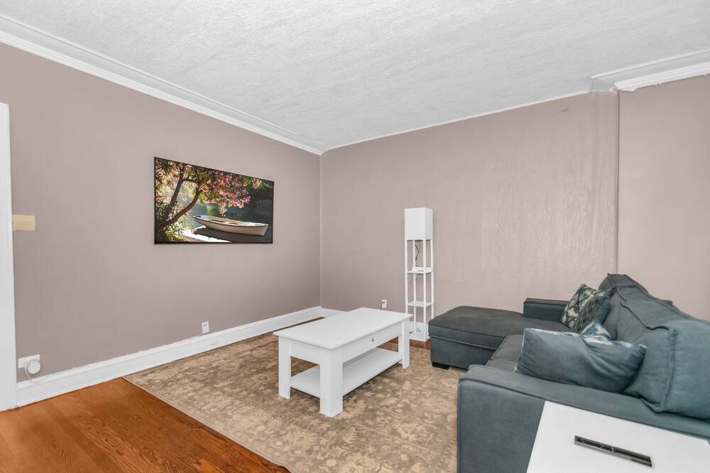 Photo of Livingroom in West Ridge