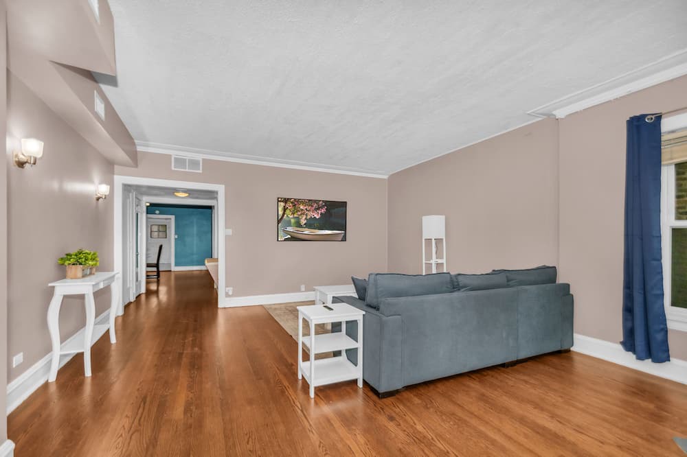 Photo of Livingroom in West Ridge