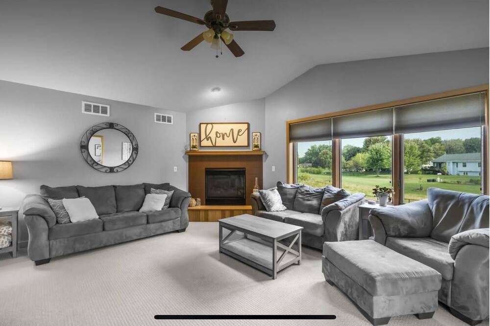 Photo of Livingroom in Buffalo Grove