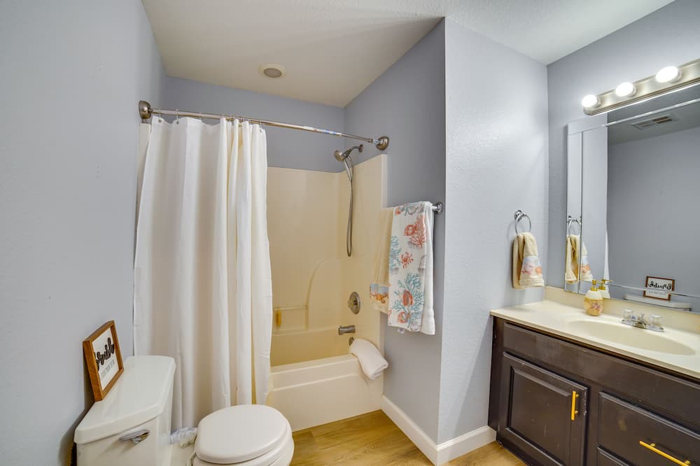 Photo of Bathroom in Champaign