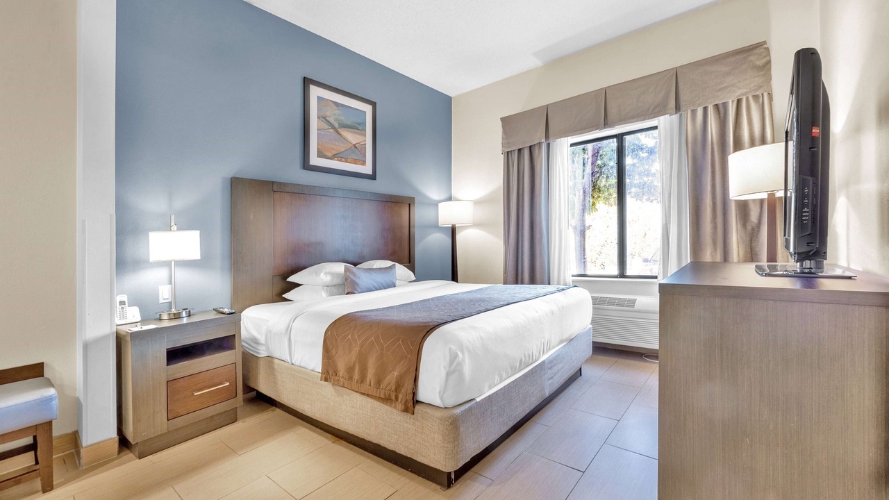 Photo of Bedroom in Schaumburg