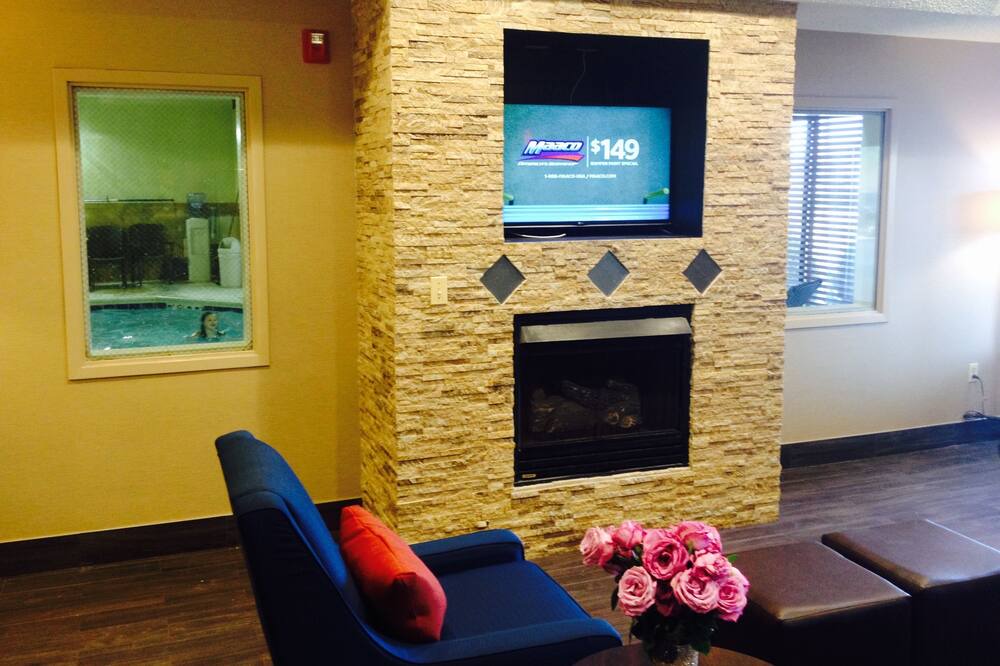 Photo of Livingroom in Village of Lakewood