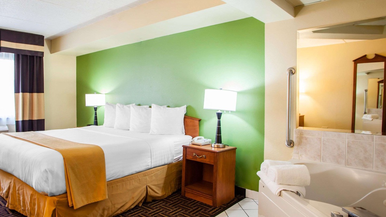 Photo of Bedroom in Bolingbrook