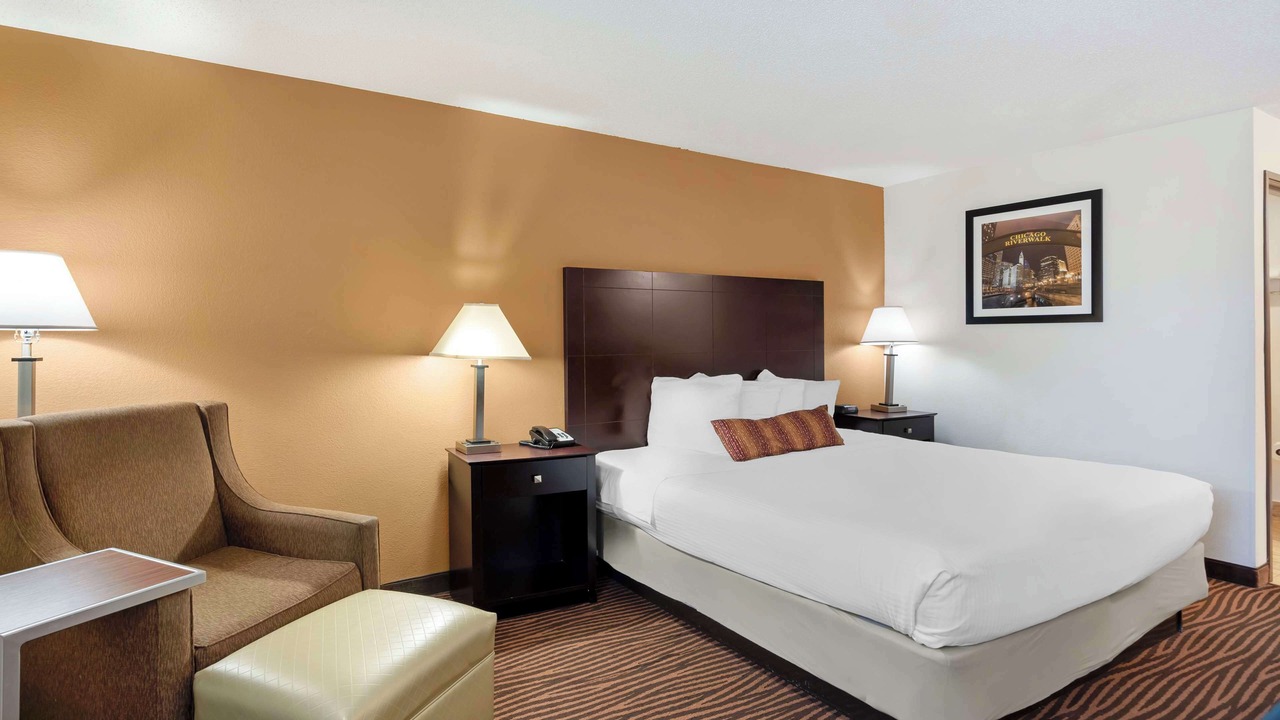 Photo of Bedroom in Des Plaines