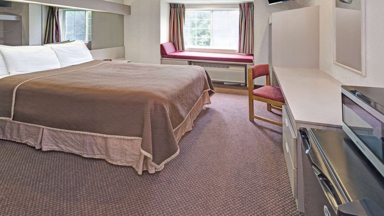 Photo of Bedroom in Elk Grove Village