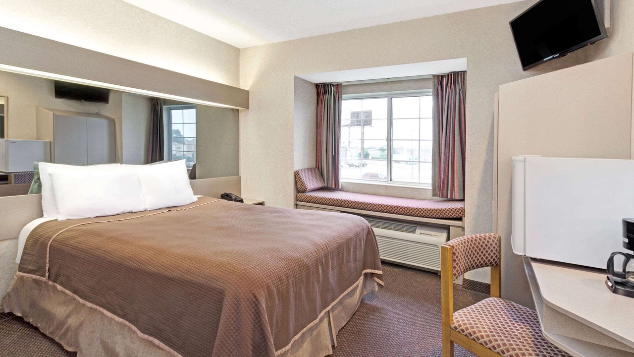Photo of Bedroom in Elk Grove Village