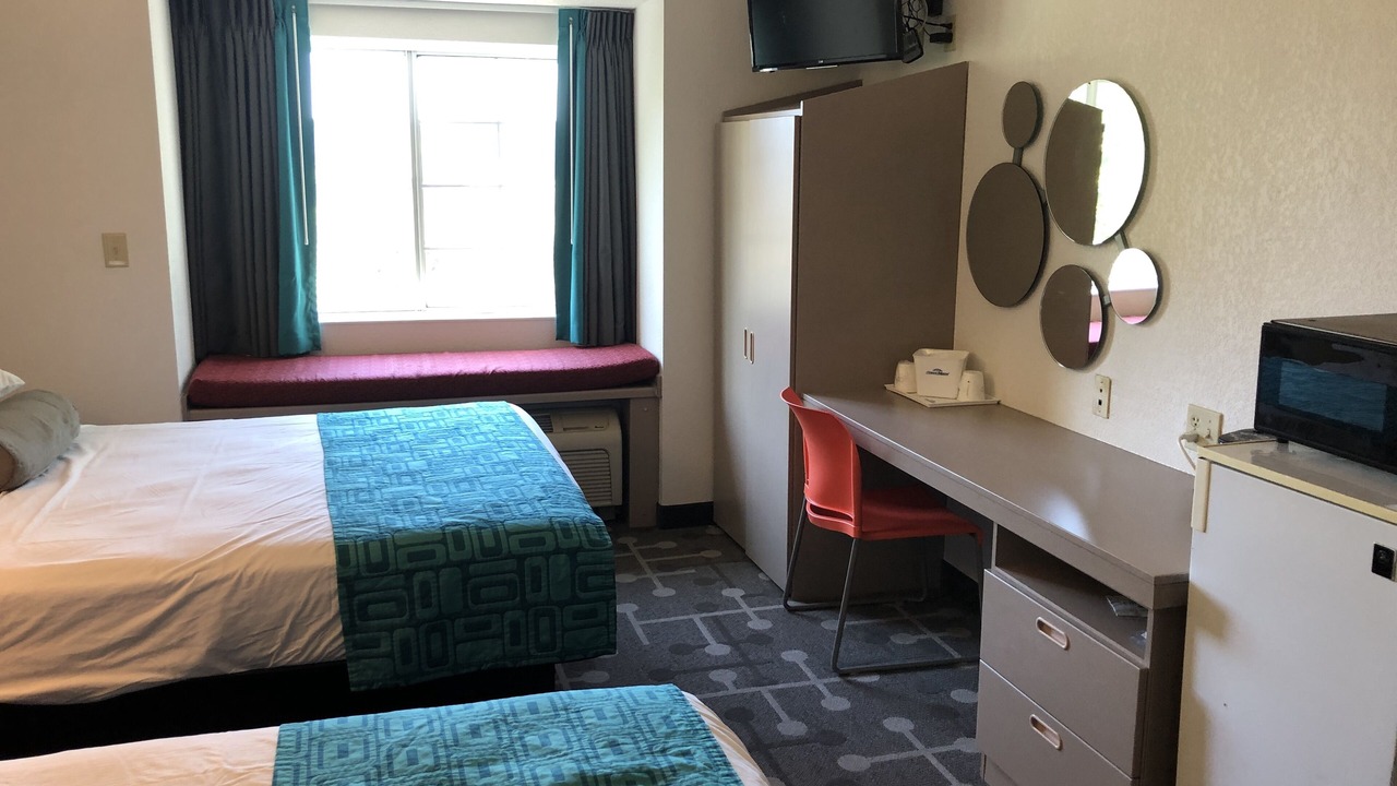 Photo of Bedroom in Elk Grove Village