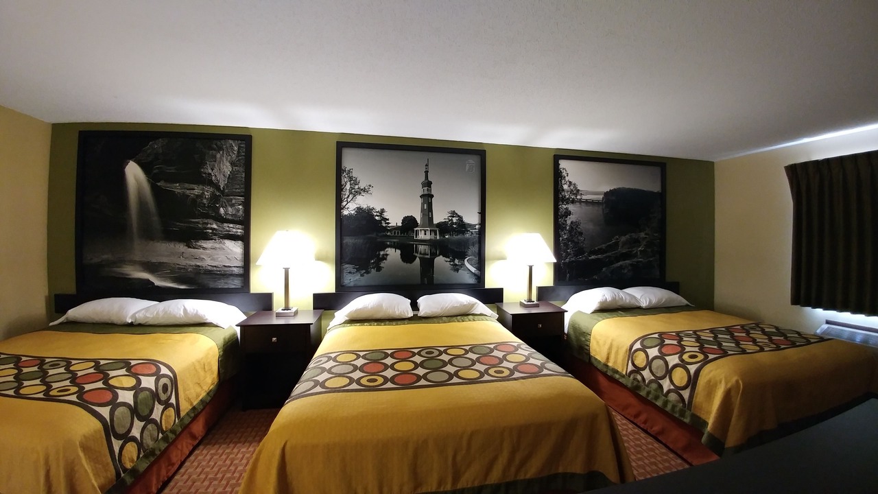 Photo of Bedroom in DeKalb