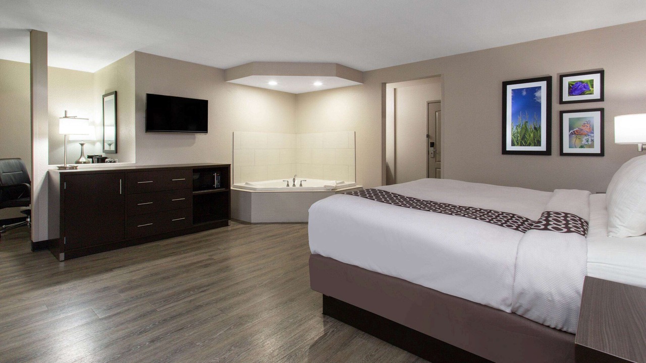Photo of Bedroom in Effingham