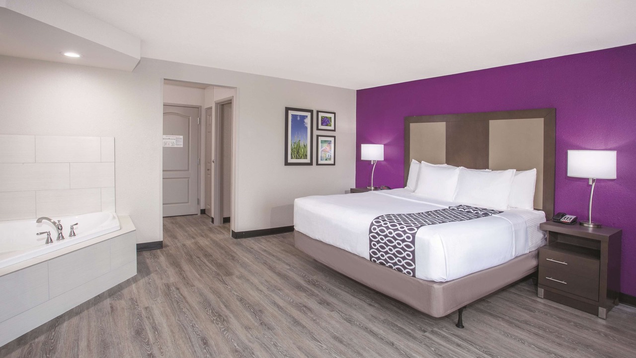 Photo of Bedroom in Effingham
