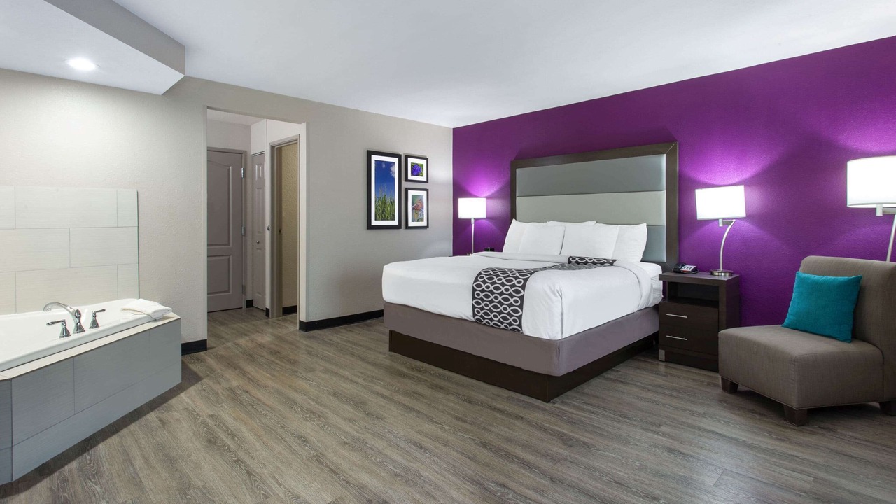Photo of Bedroom in Effingham