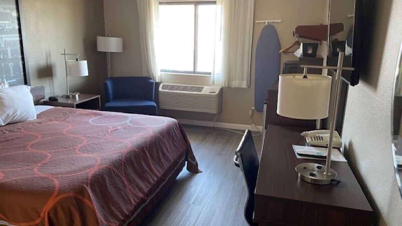 Photo of Bedroom in Alton