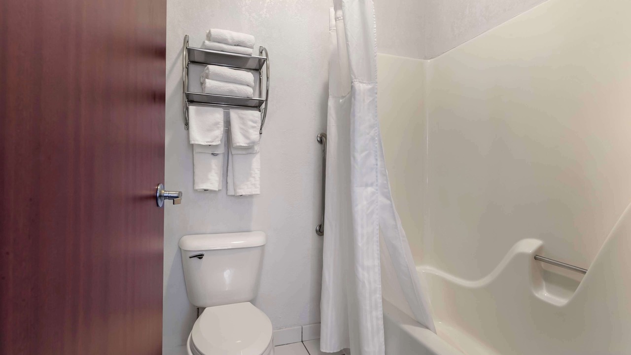 Photo of Bathroom in Sycamore
