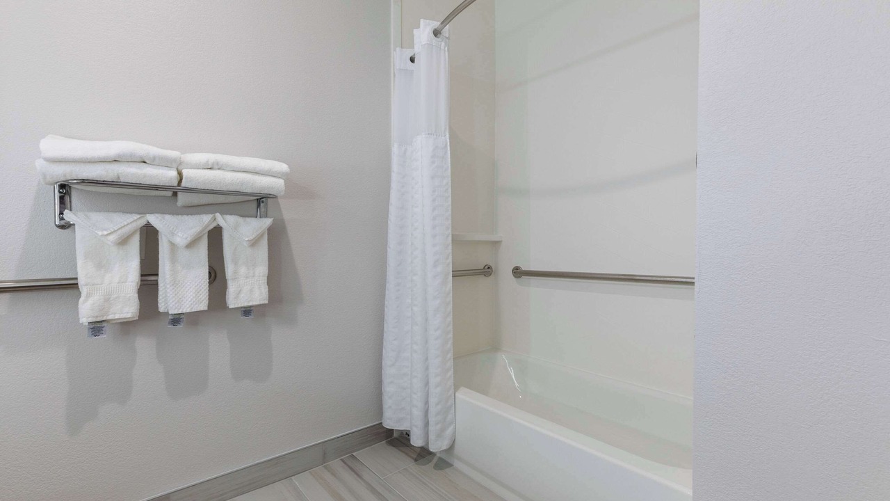 Photo of Bedroom in Lombard