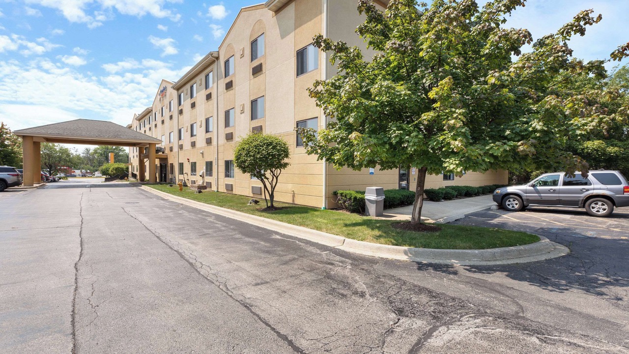 Photo of Outdoor in Lombard