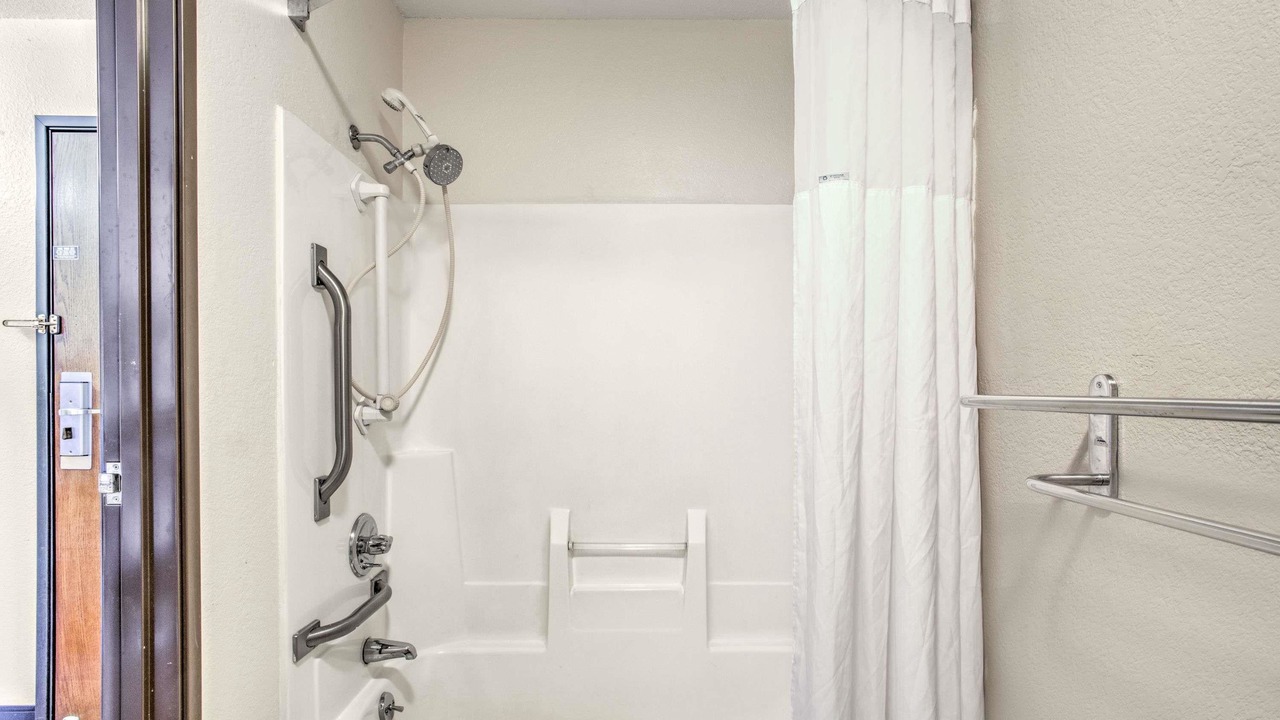 Photo of Bathroom in Le Roy