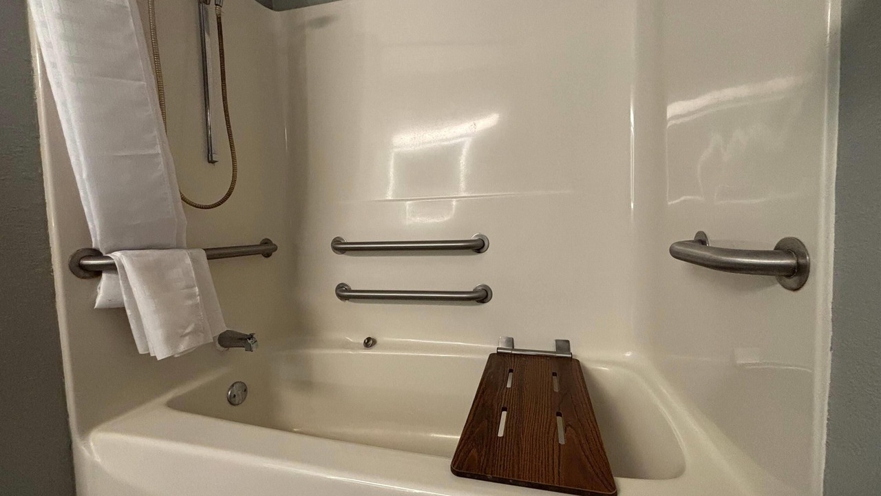 Photo of Bathroom in Galesburg
