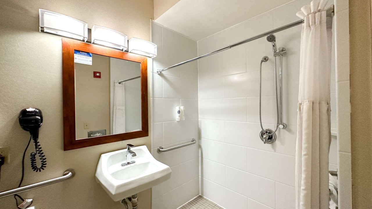 Photo of Bathroom in Rock Falls
