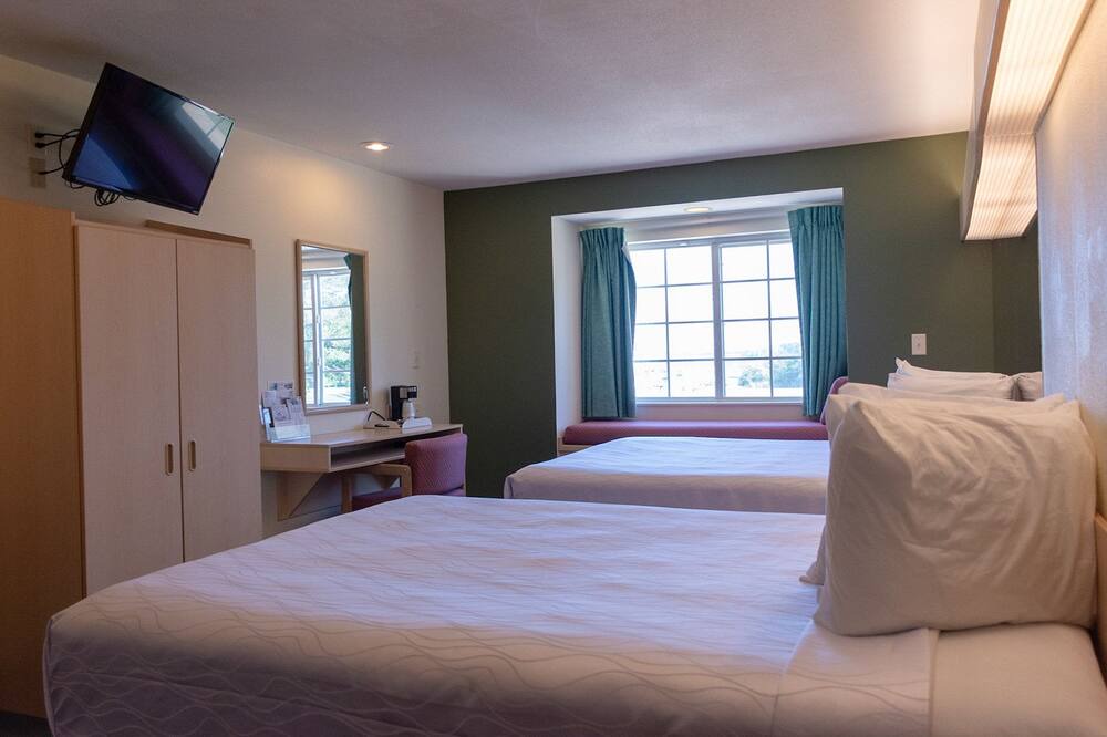 Photo of Bedroom in Carlyle Lake