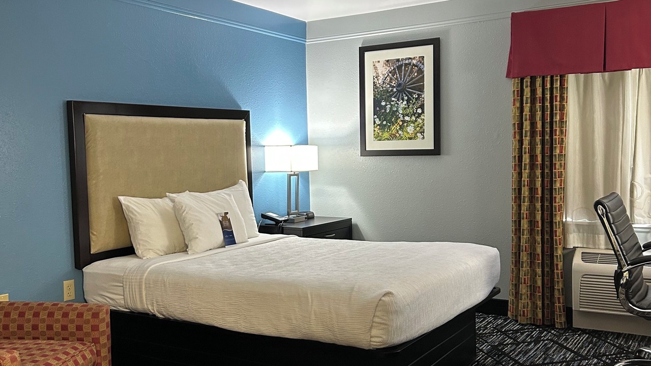Photo of Bedroom in Litchfield