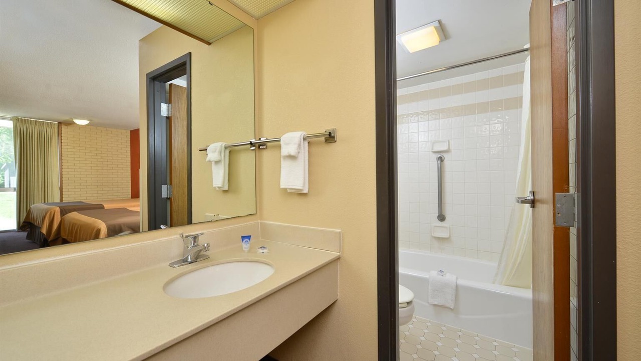 Photo of Bathroom in Collinsville