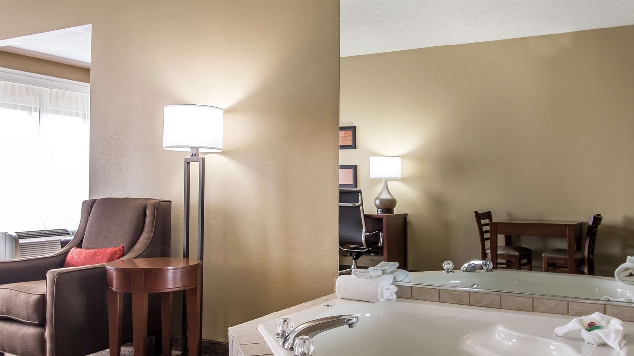 Photo of Bedroom in Effingham