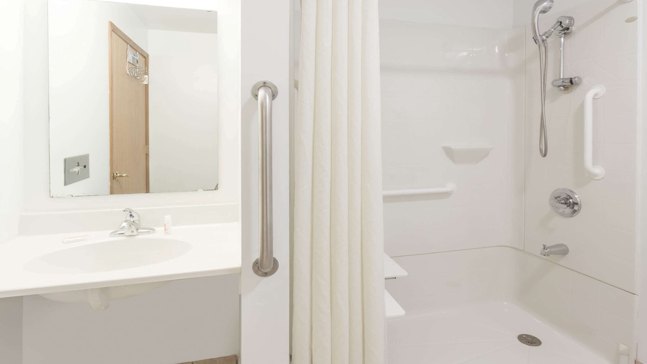 Photo of Bathroom in Rock Falls