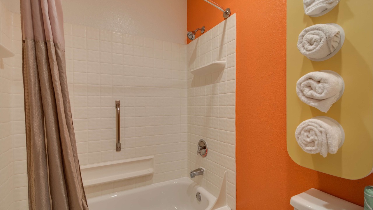 Photo of Bathroom in Waukegan