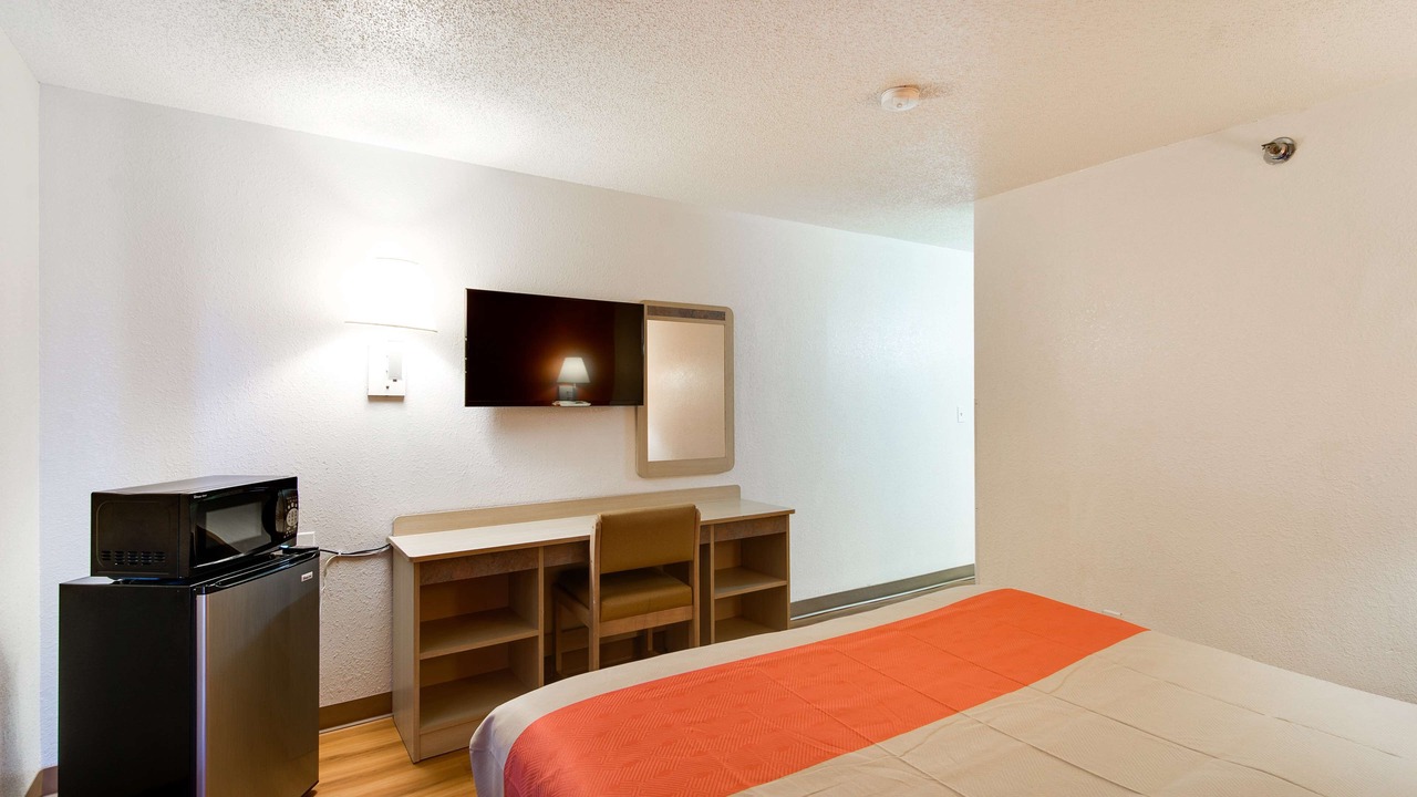 Photo of Bedroom in Waukegan