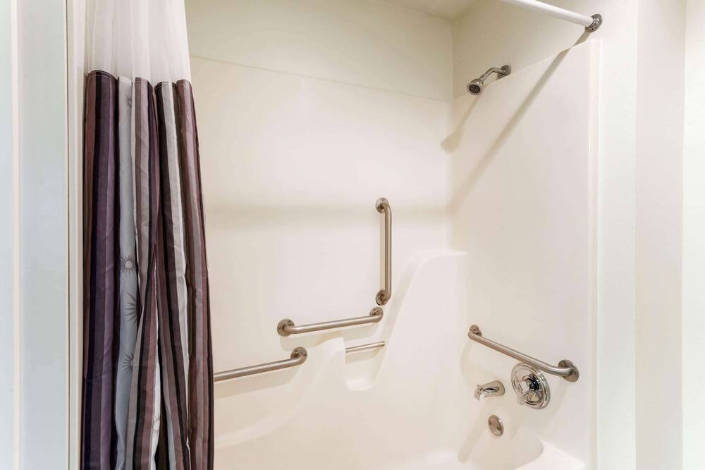 Photo of Bathroom in Willowbrook